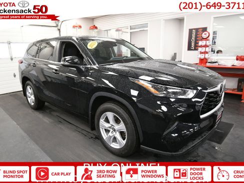 Used 2023 Toyota Highlander L image 1