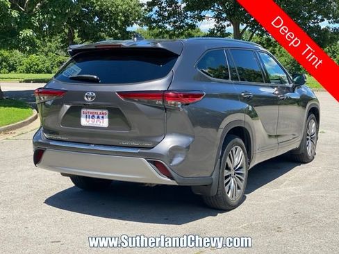 Used 2021 Toyota Highlander Platinum AWD/4WD image 7