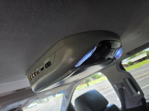 Used 2018 GMC Yukon XL SLT AWD/4WD image 29