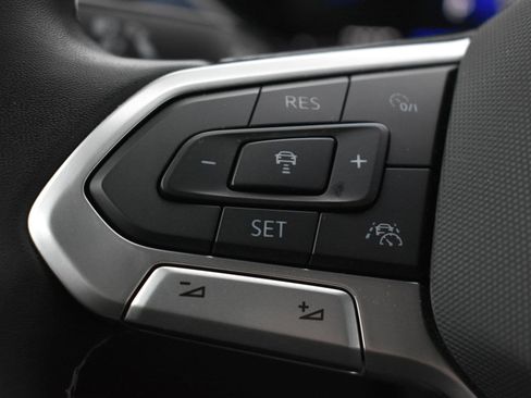 Used 2024 Volkswagen Taos SE image 20