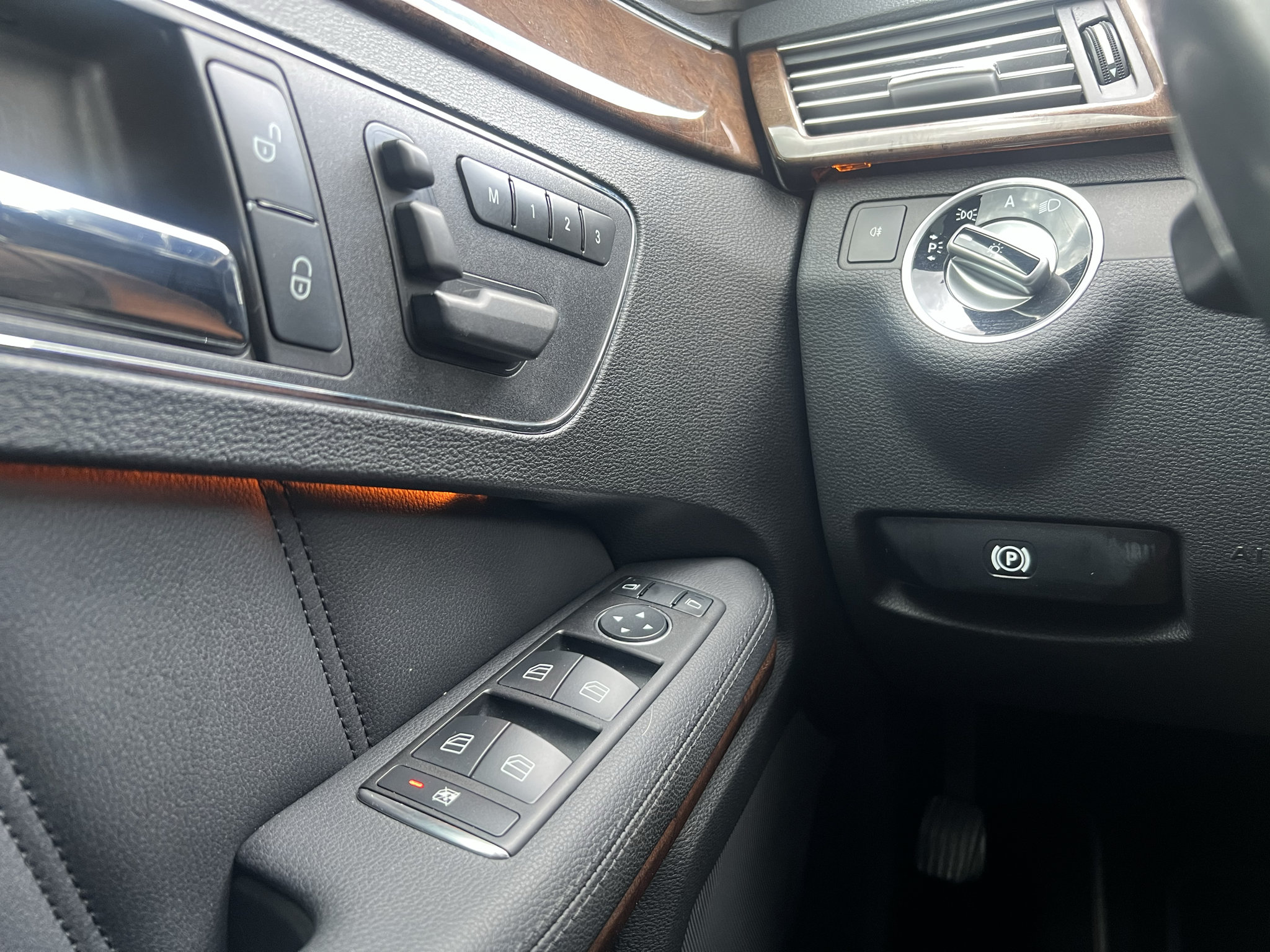 Used 2011 Mercedes-Benz E 350 Sedan image 19