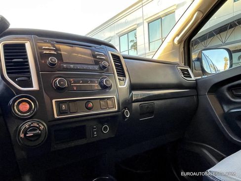 Used 2017 Nissan Titan S image 30