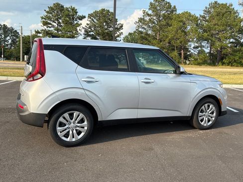 Used 2021 Kia Soul LX FWD image 26