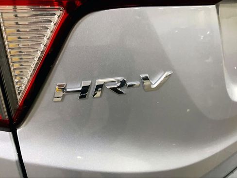 Used 2022 Honda HR-V LX image 9