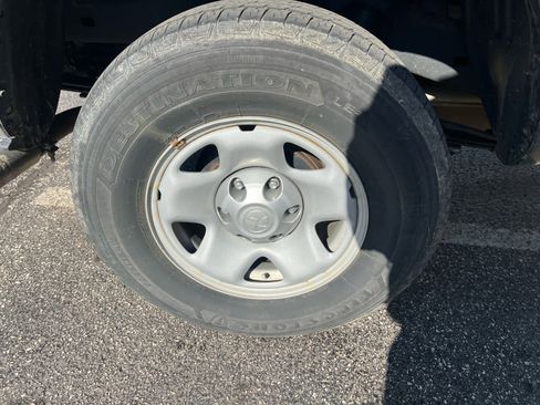 Used 2023 Toyota Tacoma SR AWD/4WD image 17