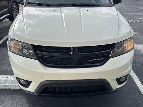 Used 2014 Dodge Journey SXT w/ Flexible Seating Group image 2