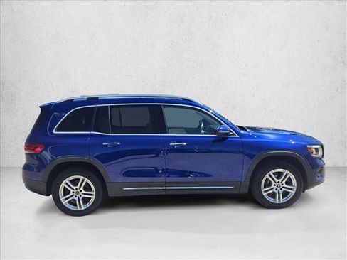 Used 2022 Mercedes-Benz GLB 250 4MATIC image 4