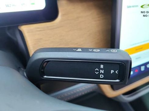 Used 2025 Rivian R1T Premium AWD/4WD image 44