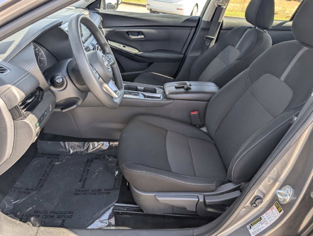 Used 2025 Nissan Sentra SV FWD image 15