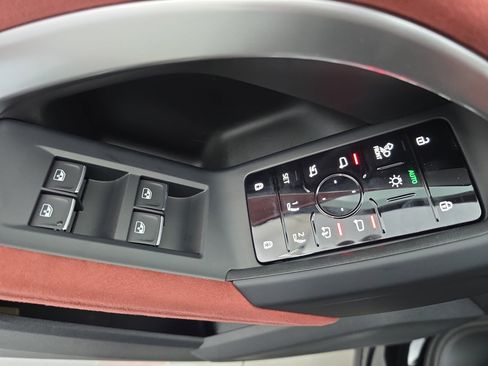 New 2025 Audi SQ5 Prestige image 27