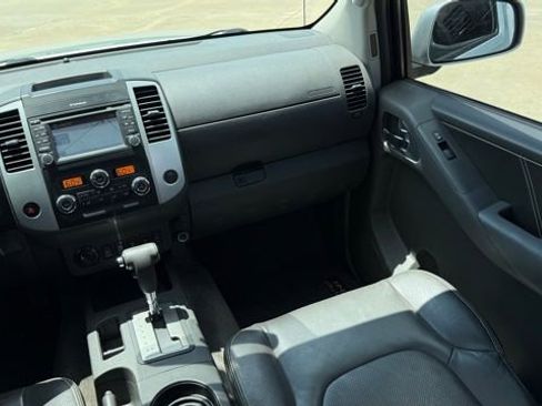 Used 2014 Nissan Frontier PRO-4X w/ Pro-4x Luxury Package AWD/4WD image 53