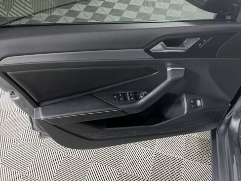 Used 2024 Volkswagen Jetta SE w/ Panoramic Sunroof Package FWD image 21
