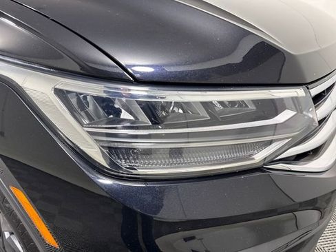 Used 2023 Volkswagen Tiguan SE w/ Panoramic Sunroof Package AWD/4WD image 12