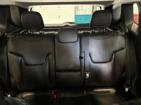 Used 2017 Jeep Renegade Limited AWD/4WD image 24