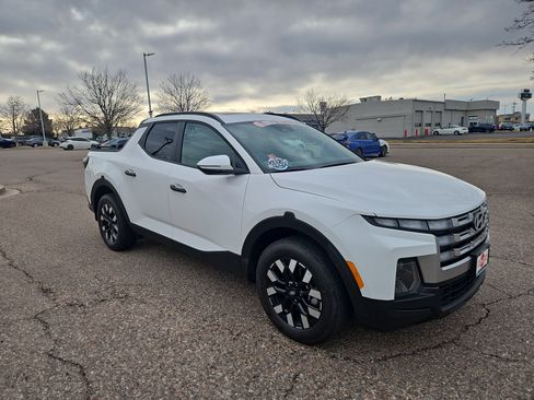Used 2025 Hyundai Santa Cruz SEL image 2