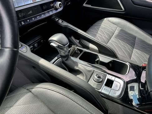 Used 2025 Kia Telluride AWD image 18