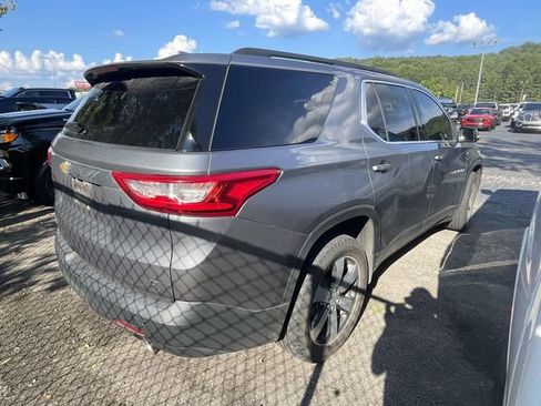 Certified 2021 Chevrolet Traverse LT w/ LT Premium Package FWD image 3
