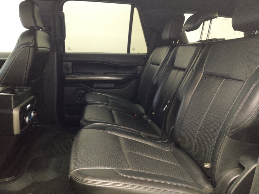 Used 2018 Ford Expedition XLT w/ Equipment Group 202A RWD image 18