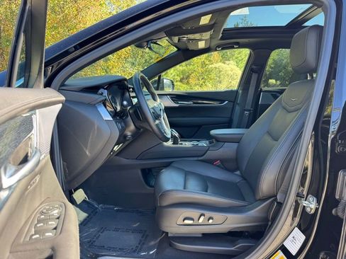 Certified 2025 Cadillac XT5 Premium Luxury image 28