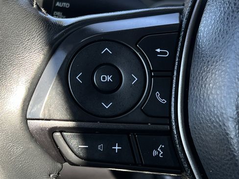 Used 2024 Toyota Camry SE image 12