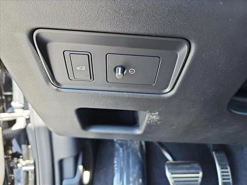New 2025 Land Rover Discovery Dynamic SE AWD/4WD image 25