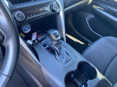 Used 2021 Toyota Venza LE image 40