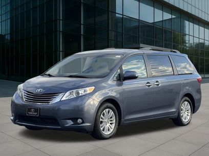 Used 2017 Toyota Sienna XLE