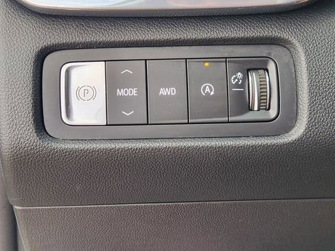 Used 2025 GMC Acadia Elevation image 21