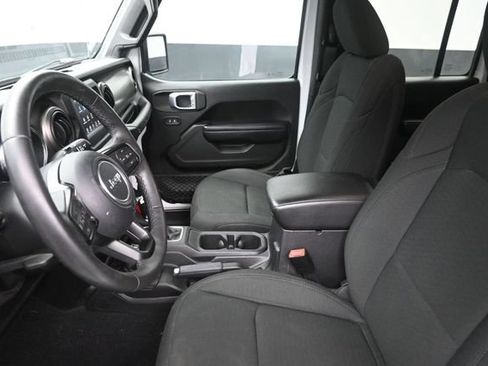 Used 2019 Jeep Wrangler Unlimited Sport S AWD/4WD image 17