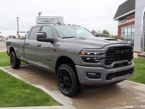 New 2026 RAM 3500 Laramie AWD/4WD image 5