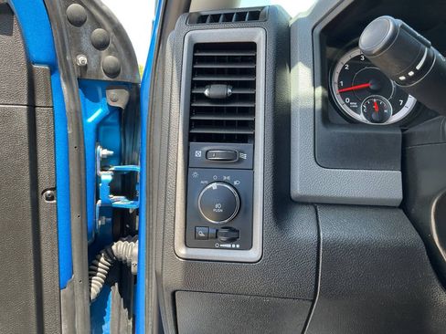Used 2019 RAM 1500 Express w/ Express Value Package AWD/4WD image 19