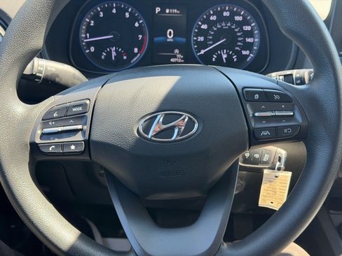 Used 2022 Hyundai Kona SE AWD/4WD image 11