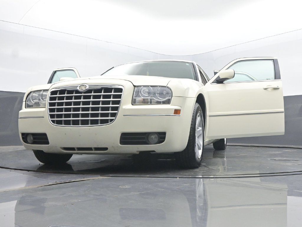 Used 2005 Chrysler 300 Touring w/ Sound Group RWD image 52