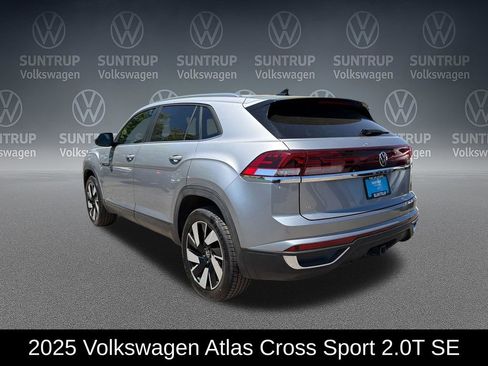 Used 2025 Volkswagen Atlas Cross Sport SE FWD image 3