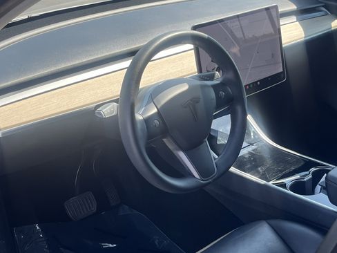 Used 2021 Tesla Model Y Long Range AWD/4WD image 17