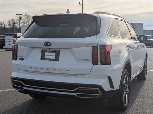 Used 2021 Kia Sorento EX w/ Panoramic Sunroof Package image 3