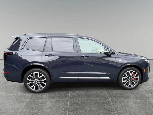 Certified 2024 Cadillac XT6 Sport w/ Platinum Package AWD/4WD image 6