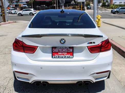 Used 2018 BMW M4 Coupe RWD image 4