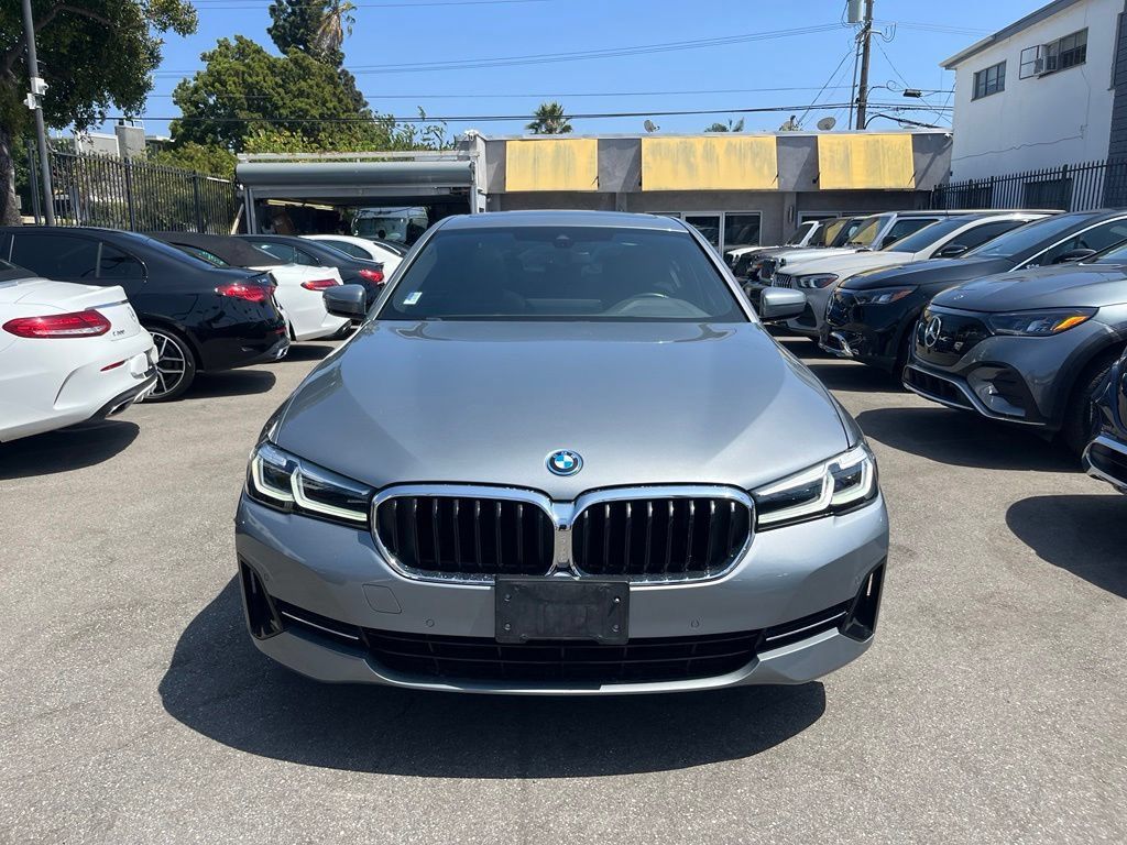 Used 2023 BMW 530e w/ Convenience Package RWD image 2