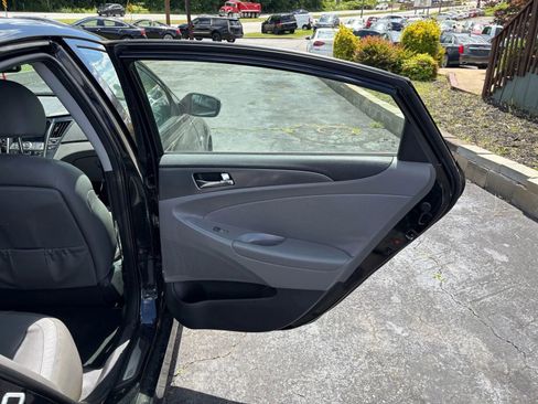 Used 2014 Hyundai Sonata Limited w/ Panoramic Sunroof Package 02 FWD image 16