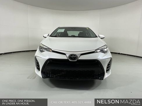 Used 2019 Toyota Corolla SE image 2