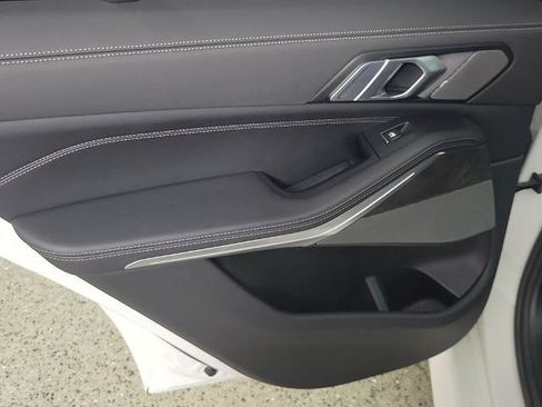 Used 2025 BMW X5 xDrive40i AWD/4WD image 15