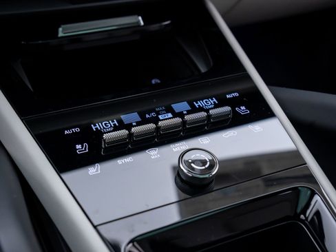 New 2026 Porsche Cayenne Coupe image 27