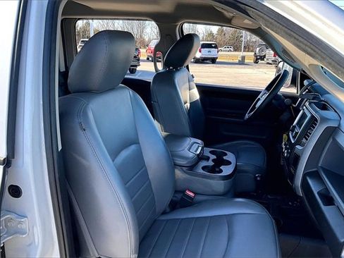 Used 2017 RAM 2500 Tradesman w/ Chrome Appearance Group image 30