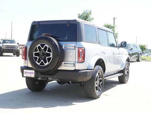 Used 2024 Ford Bronco Outer Banks AWD/4WD image 9