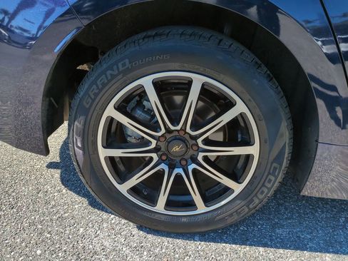 Used 2021 Toyota Corolla LE image 12