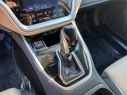 Used 2020 Subaru Outback Premium image 31