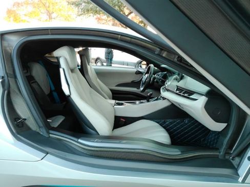 Used 2015 BMW i8 image 21