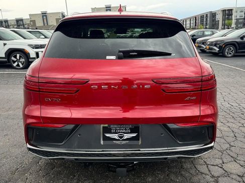 New 2026 Genesis GV70 2.5T Advanced w/ G1 Accessory Package AWD/4WD image 4