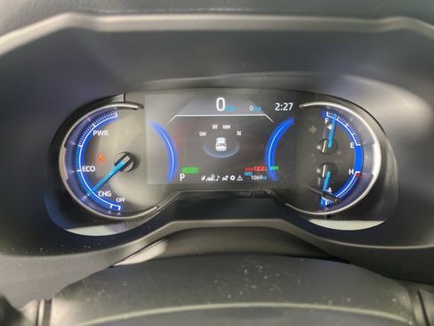 Used 2025 Toyota RAV4 XLE w/ Convenience Package image 27